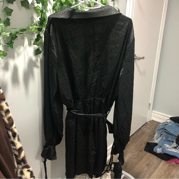 Satin black dress - Picture 2 of 3